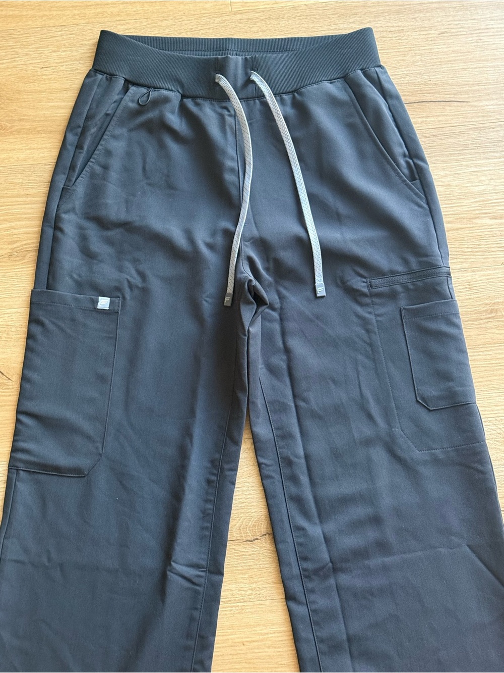 Fabletics Black Wide-Leg Scrub pant- Small - Picture 2 of 5